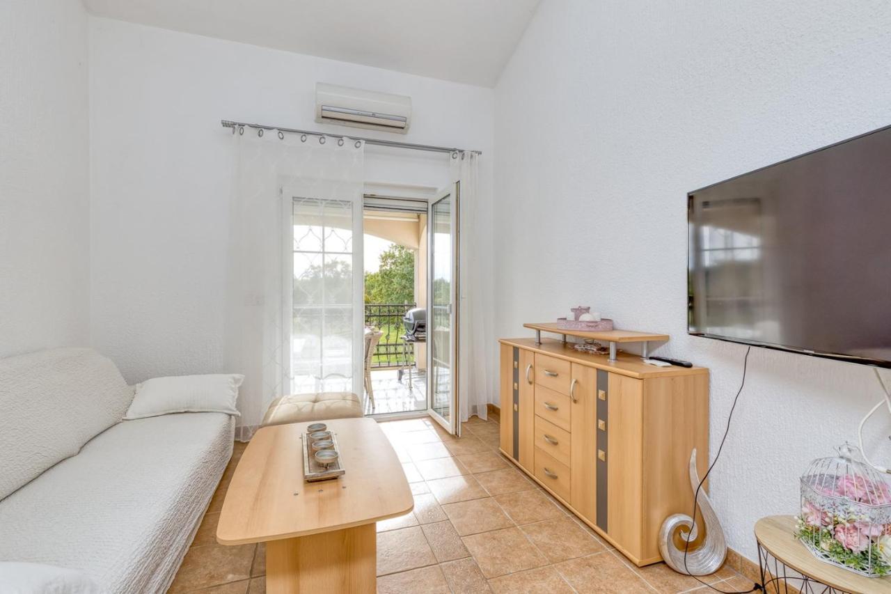 Apartments Covic Antonci  エクステリア 写真