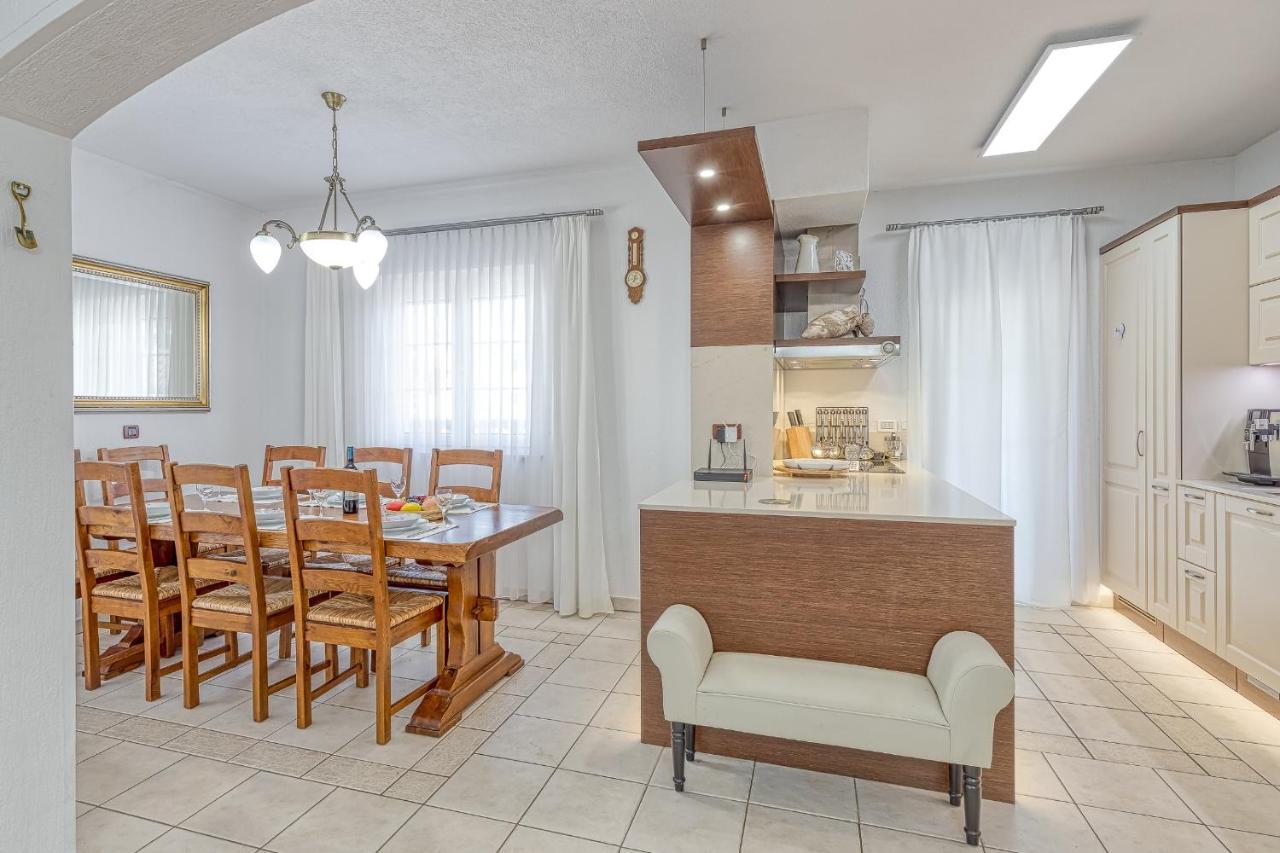 Apartments Covic Antonci  エクステリア 写真
